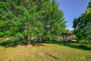 904 Iola St, Victoria, TX 77904 - Photo 42