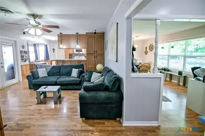 904 Iola Street, Victoria, TX 77904 - Photo 10