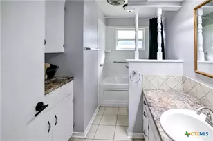 904 Iola St, Victoria, TX 77904 - Photo 26