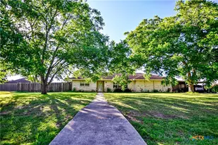 904 Iola St, Victoria, TX 77904 - Photo 4