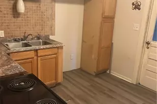 1805 E Guadalupe St, Victoria, TX 77901 - Photo 6