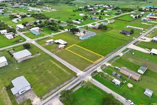 1303 Bill Tindall Ave, Seadrift, TX 77983 - Photo 1