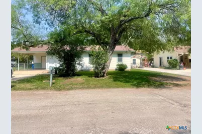 413 Vickers Avenue, Seguin, TX 78155 - Photo 2
