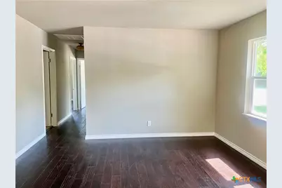 413 Vickers Avenue, Seguin, TX 78155 - Photo 6