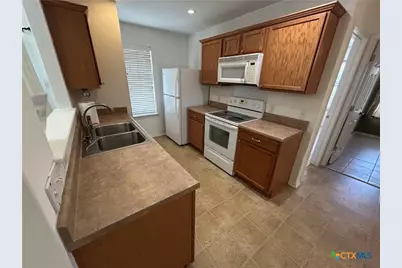 369 Starling Creek, New Braunfels, TX 78130 - Photo 8