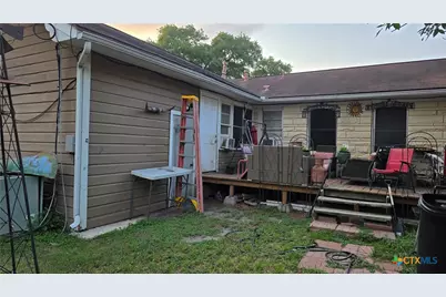 701 E Anaqua Avenue, Victoria, TX 77901 - Photo 6