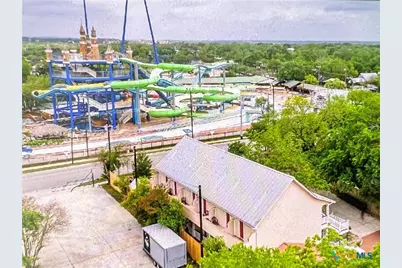 211 W Lincoln Street #Lodge, New Braunfels, TX 78130 - Photo 2