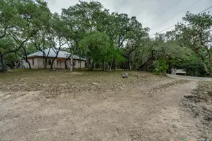 510 Maricopa Dr, Canyon Lake, TX 78133 - Photo 2