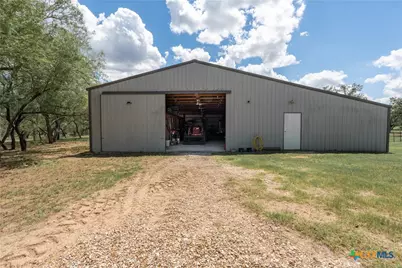 1657 County Road 434, Stockdale, TX 78160 - Photo 38