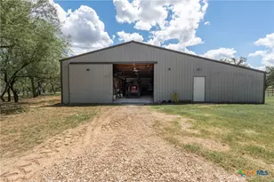 1657 County Rd 434, Stockdale, TX 78160 - Photo 38