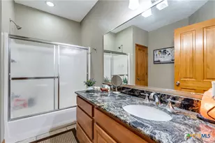 1657 County Rd 434, Stockdale, TX 78160 - Photo 20