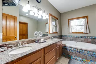 1657 County Rd 434, Stockdale, TX 78160 - Photo 16