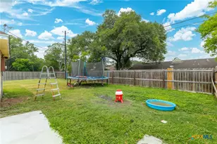 402 Teakwood Dr, Victoria, TX 77901 - Photo 28