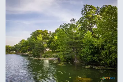 1270 Ervendberg Avenue, New Braunfels, TX 78130 - Photo 6