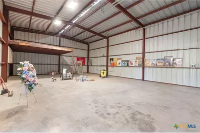 4175 S Highway 183, Lampasas, TX 76550 - Photo 32