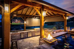 913 Coolabah Ave, New Braunfels, TX 78132 - Photo 6