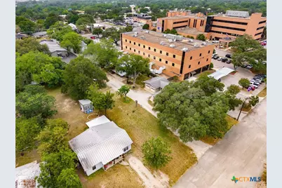 571 N Houston Avenue, New Braunfels, TX 78130 - Photo 26