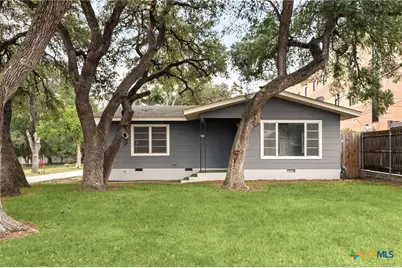 571 N Houston Avenue, New Braunfels, TX 78130 - Photo 2