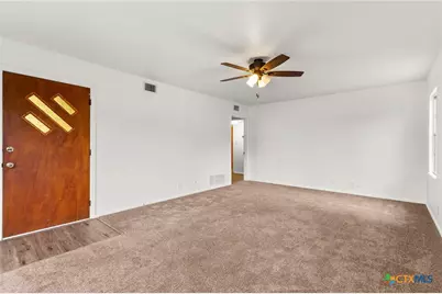 571 N Houston Avenue, New Braunfels, TX 78130 - Photo 12