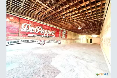 135 E Clark Street, Bartlett, TX 76511 - Photo 4