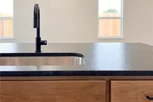 102 Persimmon Ct, Victoria, TX 77904 - Photo 20