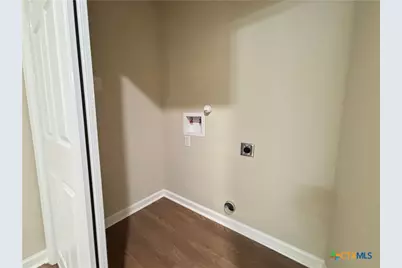 700 E 5th Street, Nixon, TX 78140 - Photo 12