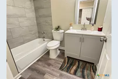 700 E 5th Street, Nixon, TX 78140 - Photo 22