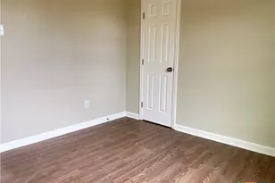 700 E 5th St, Nixon, TX 78140 - Photo 18