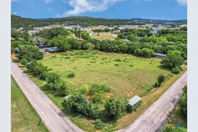 201 Oak Drive, New Braunfels, TX 78132 - Photo 1