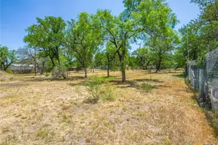 2805 Kingdom Dr, Marble Falls, TX 78654 - Photo 10
