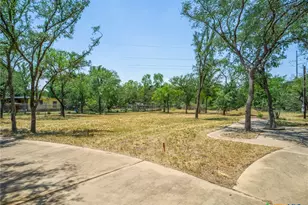 2805 Kingdom Dr, Marble Falls, TX 78654 - Photo 14