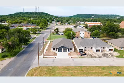 414 W Avenue C, Copperas Cove, TX 76522 - Photo 4