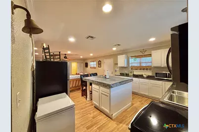 1306 W Madison Avenue, Port O'Connor, TX 77982 - Photo 4