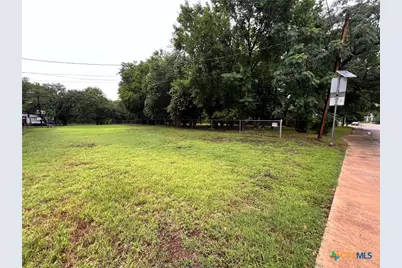 812 Gravel Street, San Marcos, TX 78666 - Photo 2