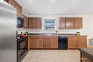 8913 Winter Haven Rd, Austin, TX 78747 - Photo 24