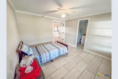 510 E 7th Street, Yorktown, TX 78164 - Photo 12