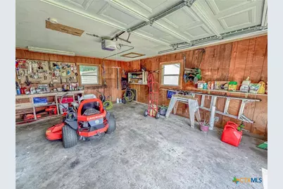 510 E 7th Street, Yorktown, TX 78164 - Photo 22