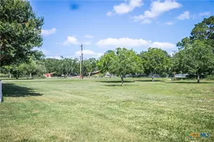 510 E 7th St, Yorktown, TX 78164 - Photo 24