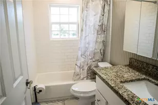 510 E 7th St, Yorktown, TX 78164 - Photo 8