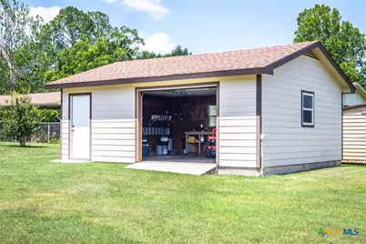 510 E 7th Street, Yorktown, TX 78164 - Photo 20