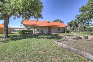 82 Bell Mountain Rd, Fredericksburg, TX 78675 - Photo 6