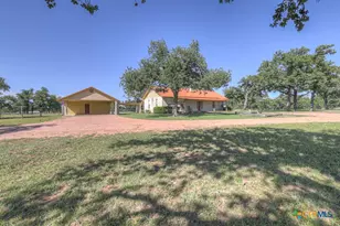 82 Bell Mountain Rd, Fredericksburg, TX 78675 - Photo 4