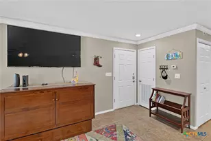 730 E Mather St, New Braunfels, TX 78130 - Photo 4