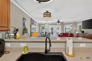 730 E Mather St, New Braunfels, TX 78130 - Photo 10