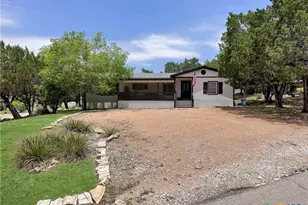 823 Trail Crest Dr, Canyon Lake, TX 78133 - Photo 4