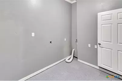 214 Hubbard Street, Yoakum, TX 77995 - Photo 24