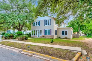 214 Hubbard St, Yoakum, TX 77995 - Photo 2