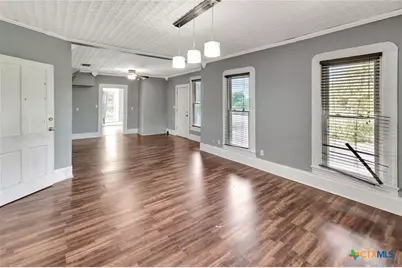 214 Hubbard Street, Yoakum, TX 77995 - Photo 28