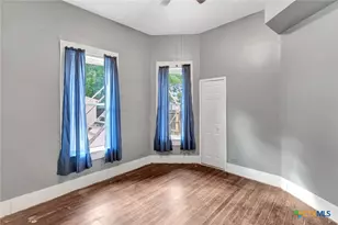 214 Hubbard St, Yoakum, TX 77995 - Photo 14