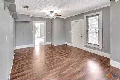 214 Hubbard Street, Yoakum, TX 77995 - Photo 30